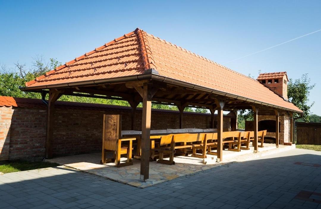 Kuca Za Odmor Poppke Apartment Fericanci Exterior photo